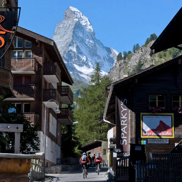 Skiurlaub im günstigen Hotel am Skilift in Zermatt - The Matterhorn Hostel